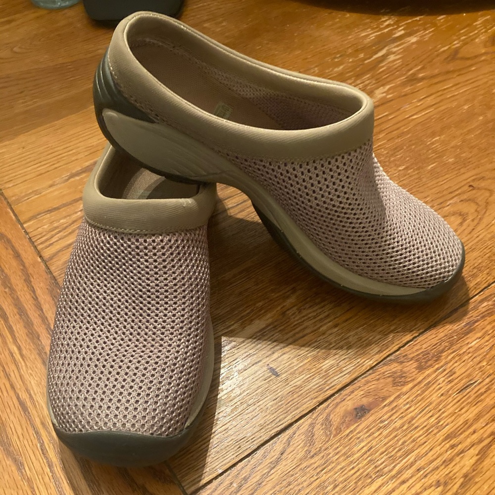Merrell slip on